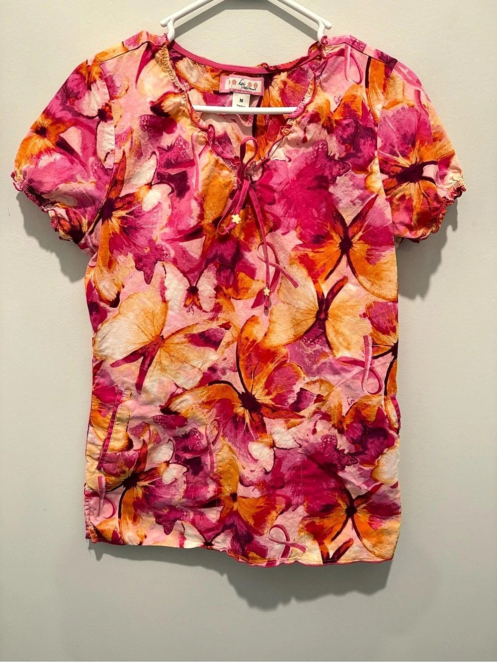 Koi by Kathy Peterson Floral Scrub top. Pink & Orange - Size Medium
